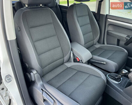 Белый Фольксваген Туран, объемом двигателя 1.4 л и пробегом 130 тыс. км за 9000 $, фото 22 на Automoto.ua