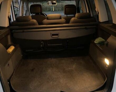 Белый Фольксваген Туран, объемом двигателя 2 л и пробегом 351 тыс. км за 10000 $, фото 8 на Automoto.ua