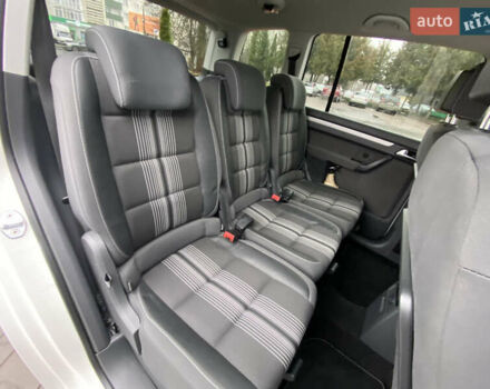 Білий Фольксваген Туран, об'ємом двигуна 1.6 л та пробігом 249 тис. км за 9100 $, фото 34 на Automoto.ua