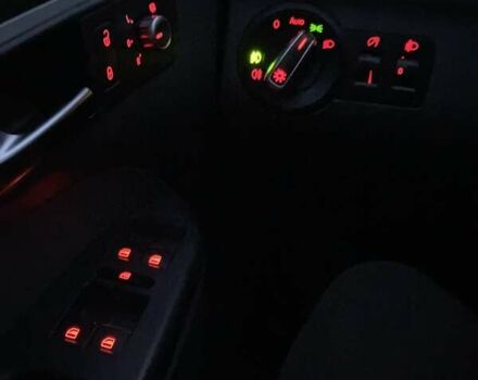 Белый Фольксваген Туран, объемом двигателя 2 л и пробегом 351 тыс. км за 10000 $, фото 18 на Automoto.ua