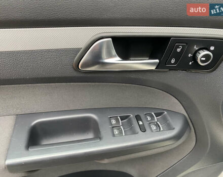 Білий Фольксваген Туран, об'ємом двигуна 1.6 л та пробігом 249 тис. км за 9100 $, фото 20 на Automoto.ua