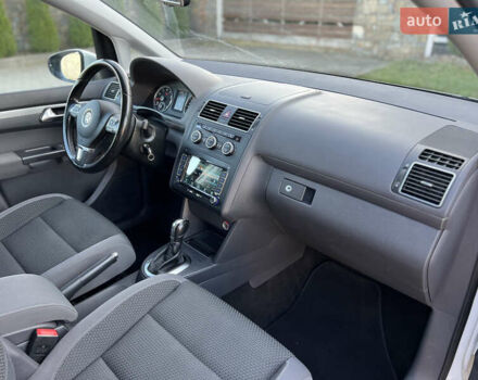 Белый Фольксваген Туран, объемом двигателя 1.4 л и пробегом 130 тыс. км за 9000 $, фото 21 на Automoto.ua