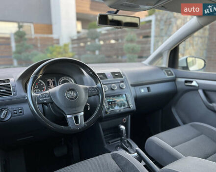 Белый Фольксваген Туран, объемом двигателя 1.4 л и пробегом 130 тыс. км за 9000 $, фото 26 на Automoto.ua