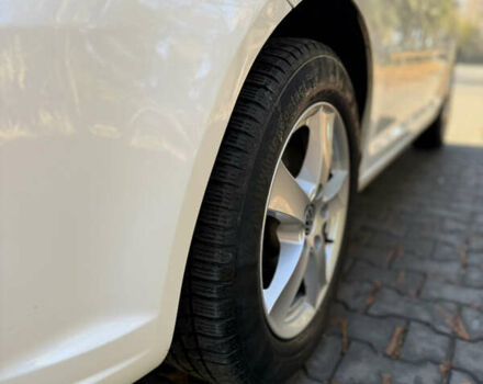 Белый Фольксваген Туран, объемом двигателя 1.4 л и пробегом 161 тыс. км за 11900 $, фото 42 на Automoto.ua