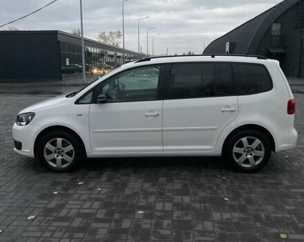 Белый Фольксваген Туран, объемом двигателя 2 л и пробегом 351 тыс. км за 10000 $, фото 1 на Automoto.ua