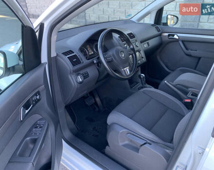 Белый Фольксваген Туран, объемом двигателя 1.4 л и пробегом 209 тыс. км за 9750 $, фото 7 на Automoto.ua