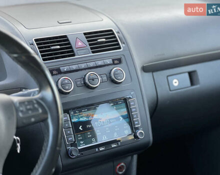 Белый Фольксваген Туран, объемом двигателя 1.4 л и пробегом 130 тыс. км за 8500 $, фото 27 на Automoto.ua