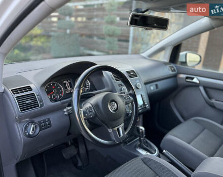 Белый Фольксваген Туран, объемом двигателя 1.4 л и пробегом 130 тыс. км за 9000 $, фото 19 на Automoto.ua