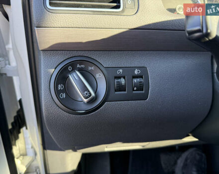 Белый Фольксваген Туран, объемом двигателя 1.4 л и пробегом 161 тыс. км за 11900 $, фото 32 на Automoto.ua