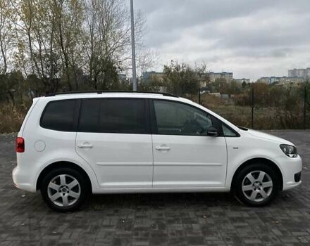 Белый Фольксваген Туран, объемом двигателя 2 л и пробегом 351 тыс. км за 10000 $, фото 2 на Automoto.ua