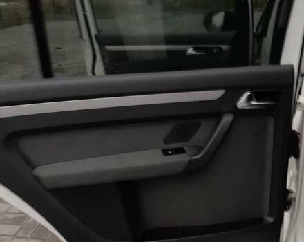 Белый Фольксваген Туран, объемом двигателя 2 л и пробегом 351 тыс. км за 10000 $, фото 6 на Automoto.ua