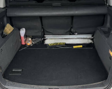 Белый Фольксваген Туран, объемом двигателя 1.6 л и пробегом 167 тыс. км за 10700 $, фото 5 на Automoto.ua