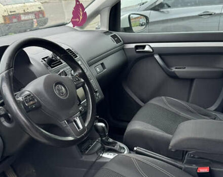 Белый Фольксваген Туран, объемом двигателя 1.6 л и пробегом 167 тыс. км за 10700 $, фото 2 на Automoto.ua