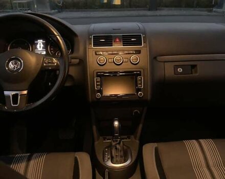 Белый Фольксваген Туран, объемом двигателя 2 л и пробегом 351 тыс. км за 10000 $, фото 14 на Automoto.ua