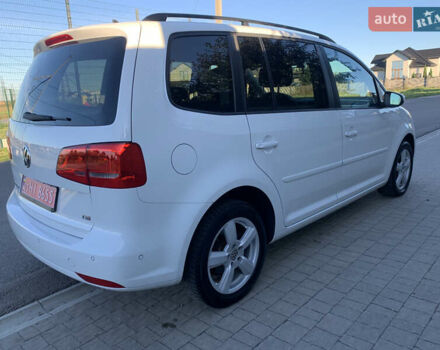 Белый Фольксваген Туран, объемом двигателя 1.4 л и пробегом 209 тыс. км за 9750 $, фото 3 на Automoto.ua