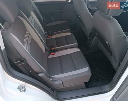 Білий Фольксваген Туран, об'ємом двигуна 2 л та пробігом 226 тис. км за 14000 $, фото 38 на Automoto.ua