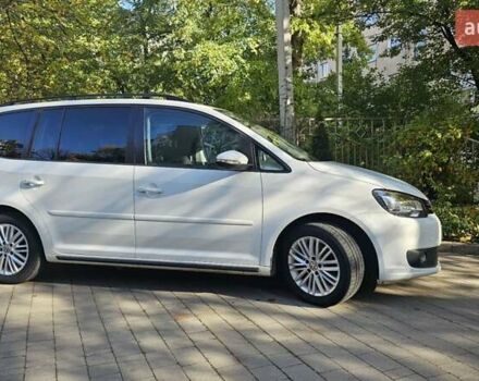 Белый Фольксваген Туран, объемом двигателя 2 л и пробегом 255 тыс. км за 13800 $, фото 5 на Automoto.ua