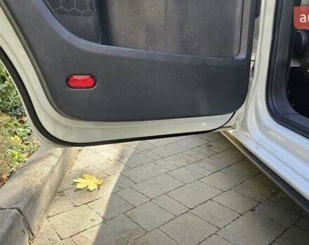 Белый Фольксваген Туран, объемом двигателя 2 л и пробегом 255 тыс. км за 13800 $, фото 7 на Automoto.ua