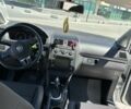 Белый Фольксваген Туран, объемом двигателя 2 л и пробегом 304 тыс. км за 11000 $, фото 20 на Automoto.ua