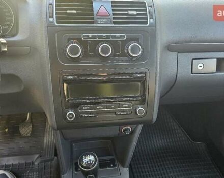 Белый Фольксваген Туран, объемом двигателя 2 л и пробегом 255 тыс. км за 13800 $, фото 14 на Automoto.ua