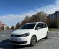 Белый Фольксваген Туран, объемом двигателя 1.6 л и пробегом 252 тыс. км за 11300 $, фото 1 на Automoto.ua