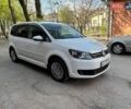 Белый Фольксваген Туран, объемом двигателя 2 л и пробегом 249 тыс. км за 8850 $, фото 1 на Automoto.ua