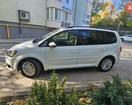 Белый Фольксваген Туран, объемом двигателя 2 л и пробегом 255 тыс. км за 13800 $, фото 1 на Automoto.ua