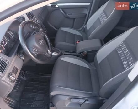 Білий Фольксваген Туран, об'ємом двигуна 2 л та пробігом 226 тис. км за 14000 $, фото 25 на Automoto.ua