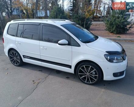 Білий Фольксваген Туран, об'ємом двигуна 2 л та пробігом 226 тис. км за 14000 $, фото 17 на Automoto.ua