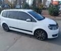 Білий Фольксваген Туран, об'ємом двигуна 2 л та пробігом 226 тис. км за 14000 $, фото 17 на Automoto.ua