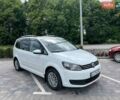 Білий Фольксваген Туран, об'ємом двигуна 1.97 л та пробігом 250 тис. км за 11000 $, фото 1 на Automoto.ua