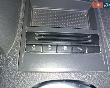 Білий Фольксваген Туран, об'ємом двигуна 2 л та пробігом 226 тис. км за 14000 $, фото 30 на Automoto.ua