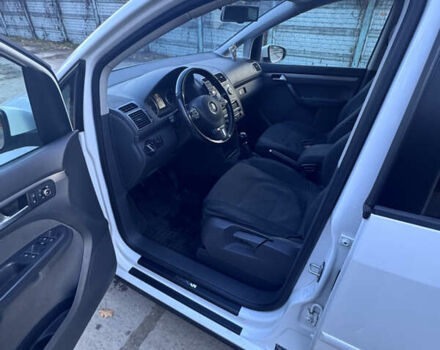 Білий Фольксваген Туран, об'ємом двигуна 1.97 л та пробігом 194 тис. км за 12000 $, фото 12 на Automoto.ua