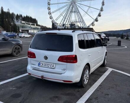 Белый Фольксваген Туран, объемом двигателя 1.6 л и пробегом 377 тыс. км за 9000 $, фото 2 на Automoto.ua