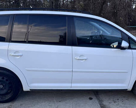 Білий Фольксваген Туран, об'ємом двигуна 1.97 л та пробігом 194 тис. км за 12000 $, фото 4 на Automoto.ua