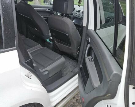 Белый Фольксваген Туран, объемом двигателя 1.97 л и пробегом 232 тыс. км за 13300 $, фото 6 на Automoto.ua