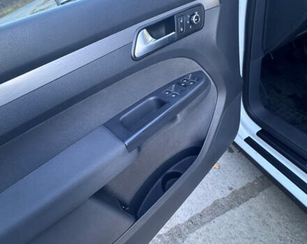 Білий Фольксваген Туран, об'ємом двигуна 1.97 л та пробігом 194 тис. км за 12000 $, фото 30 на Automoto.ua