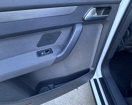 Білий Фольксваген Туран, об'ємом двигуна 1.97 л та пробігом 194 тис. км за 12000 $, фото 27 на Automoto.ua