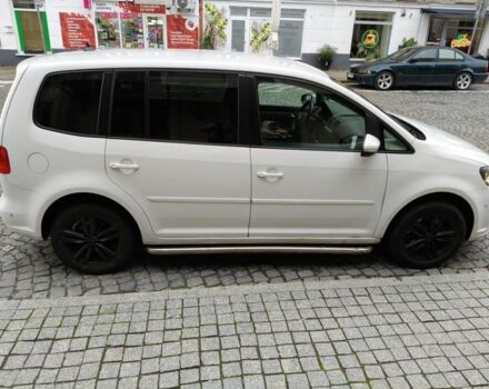 Белый Фольксваген Туран, объемом двигателя 0 л и пробегом 277 тыс. км за 5750 $, фото 1 на Automoto.ua