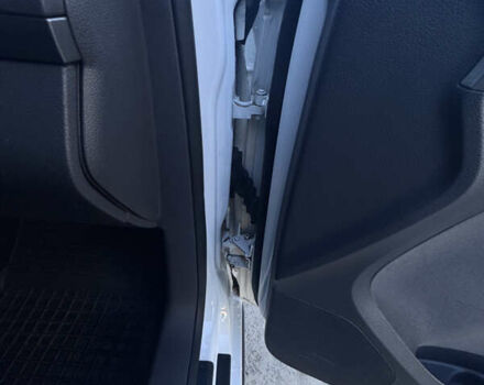 Білий Фольксваген Туран, об'ємом двигуна 1.97 л та пробігом 194 тис. км за 12000 $, фото 18 на Automoto.ua