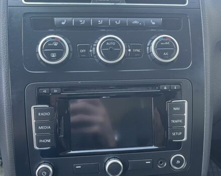 Белый Фольксваген Туран, объемом двигателя 1.6 л и пробегом 240 тыс. км за 12950 $, фото 6 на Automoto.ua