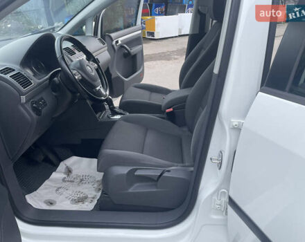 Белый Фольксваген Туран, объемом двигателя 1.6 л и пробегом 185 тыс. км за 12999 $, фото 24 на Automoto.ua