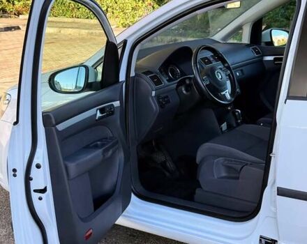 Белый Фольксваген Туран, объемом двигателя 1.6 л и пробегом 104 тыс. км за 15500 $, фото 32 на Automoto.ua