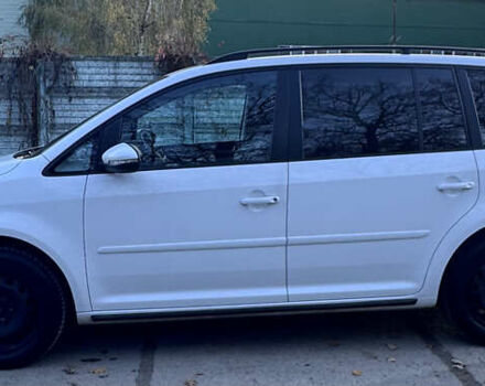 Білий Фольксваген Туран, об'ємом двигуна 1.97 л та пробігом 194 тис. км за 12000 $, фото 2 на Automoto.ua