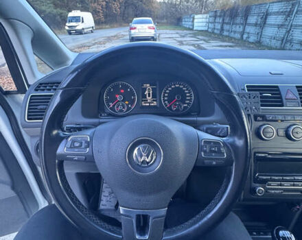 Білий Фольксваген Туран, об'ємом двигуна 1.97 л та пробігом 194 тис. км за 12000 $, фото 37 на Automoto.ua