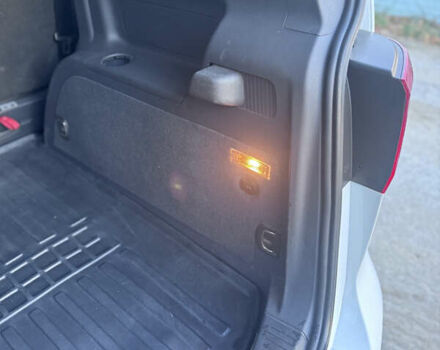 Білий Фольксваген Туран, об'ємом двигуна 1.97 л та пробігом 194 тис. км за 12000 $, фото 9 на Automoto.ua