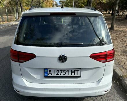 Белый Фольксваген Туран, объемом двигателя 1.97 л и пробегом 390 тыс. км за 12900 $, фото 2 на Automoto.ua