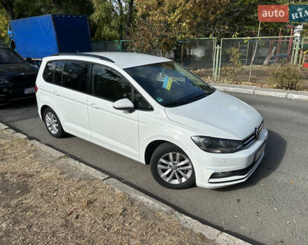 Белый Фольксваген Туран, объемом двигателя 1.97 л и пробегом 390 тыс. км за 12900 $, фото 3 на Automoto.ua