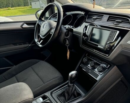 Белый Фольксваген Туран, объемом двигателя 2 л и пробегом 310 тыс. км за 14200 $, фото 8 на Automoto.ua