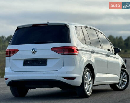 Белый Фольксваген Туран, объемом двигателя 1.97 л и пробегом 199 тыс. км за 15800 $, фото 3 на Automoto.ua